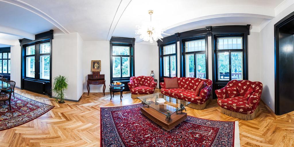 Vila Olga Jevany Buitenkant foto
