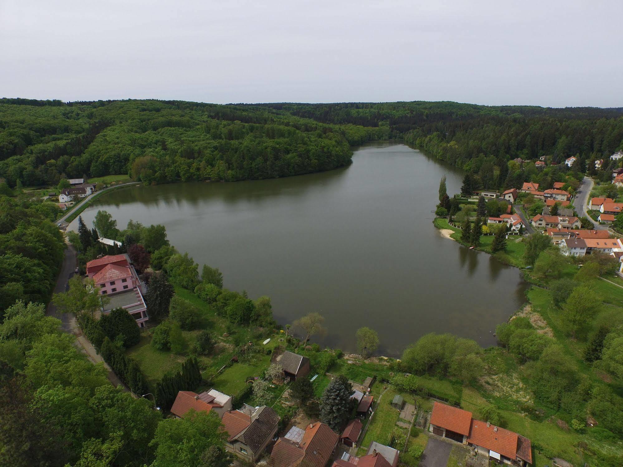 Vila Olga Jevany Buitenkant foto